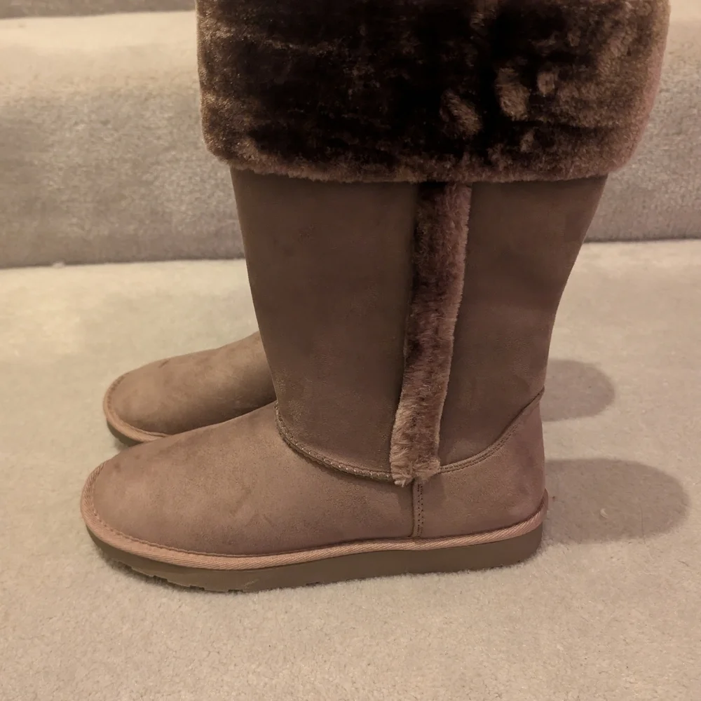 Cozy Brown Fur-Lined Boots - Picture 1 of 6